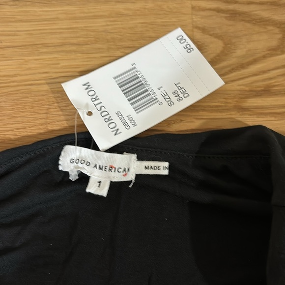 NWT Good American body suit, tank top with shoulder pad style. Tag says size 1 - Picture 2 of 5